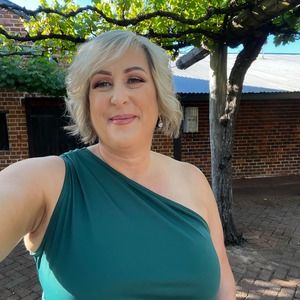 Meet your Posher, Linda